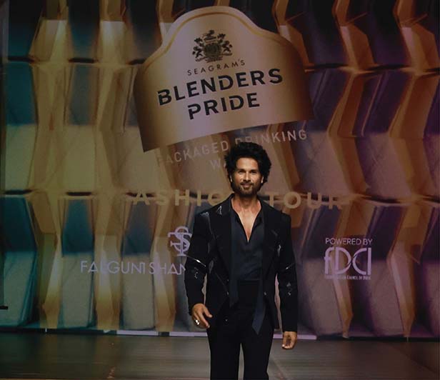 Shahid Kapoor on Runway Stage at BPFT Gurgaon